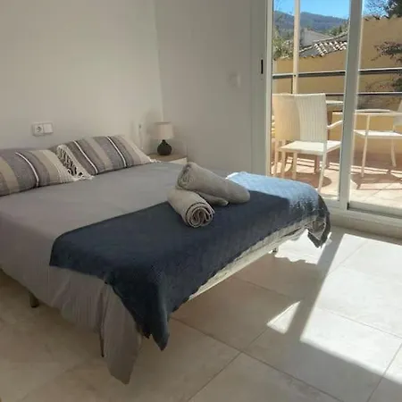 Spacious With Private Outdoor Swimming Pool Apartment